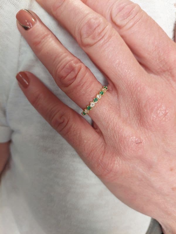 BAGUE ÉMERAUDES ET DIAMANTS — vue 2