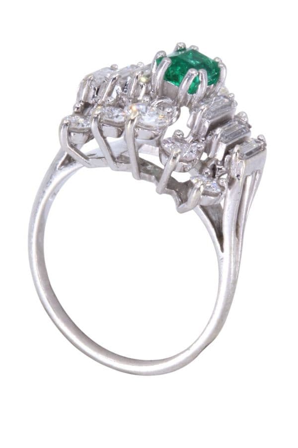 BAGUE ÉMERAUDE ET DIAMANTS — vue 5
