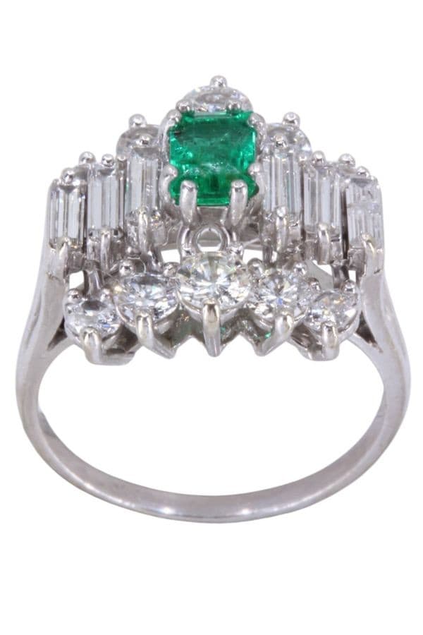BAGUE ÉMERAUDE ET DIAMANTS — vue 1
