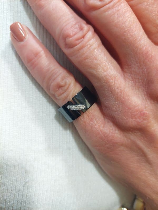 BAGUE CHAUMET "LIEN" CÉRAMIQUE ET DIAMANTS — vue 2