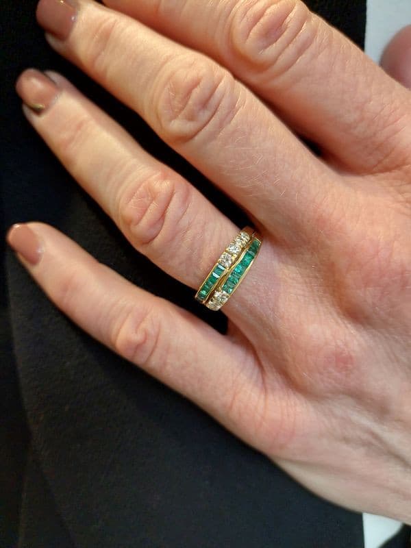 BAGUE ÉMERAUDES ET DIAMANTS — vue 2