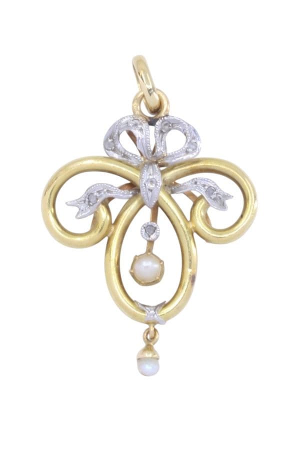PENDENTIF ART-NOUVEAU PERLES ET DIAMANTS — vue 1