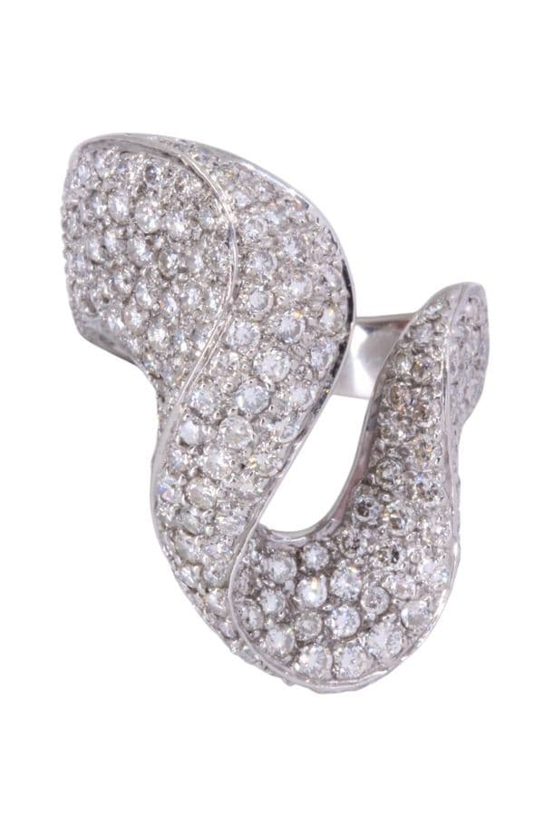 BAGUE MODERNE PAVAGE DIAMANTS — vue 6