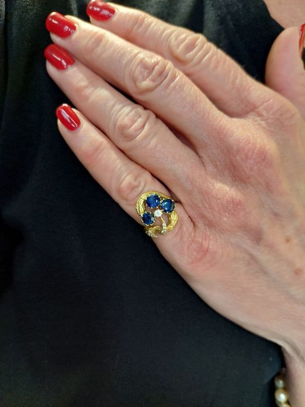 BAGUE SERPENTS SAPHIRS ET DIAMANTS — vue 2