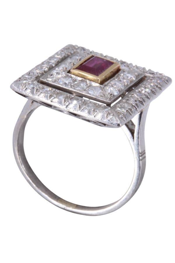 BAGUE ANCIENNE RUBIS ET DIAMANTS — vue 5