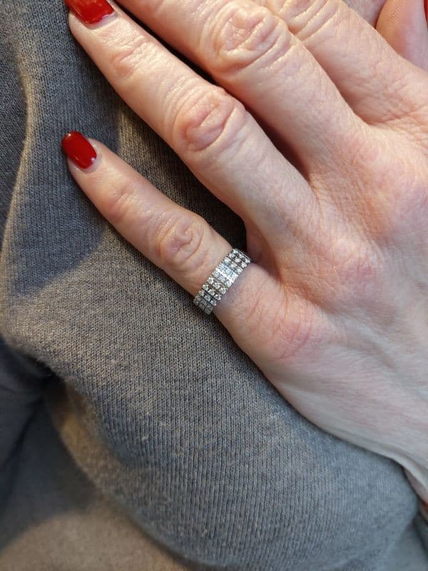 BAGUE MODERNE PAVAGE DIAMANTS — vue 2