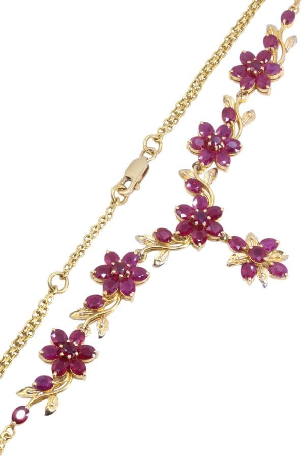COLLIER FLEURS RUBIS — vue 3