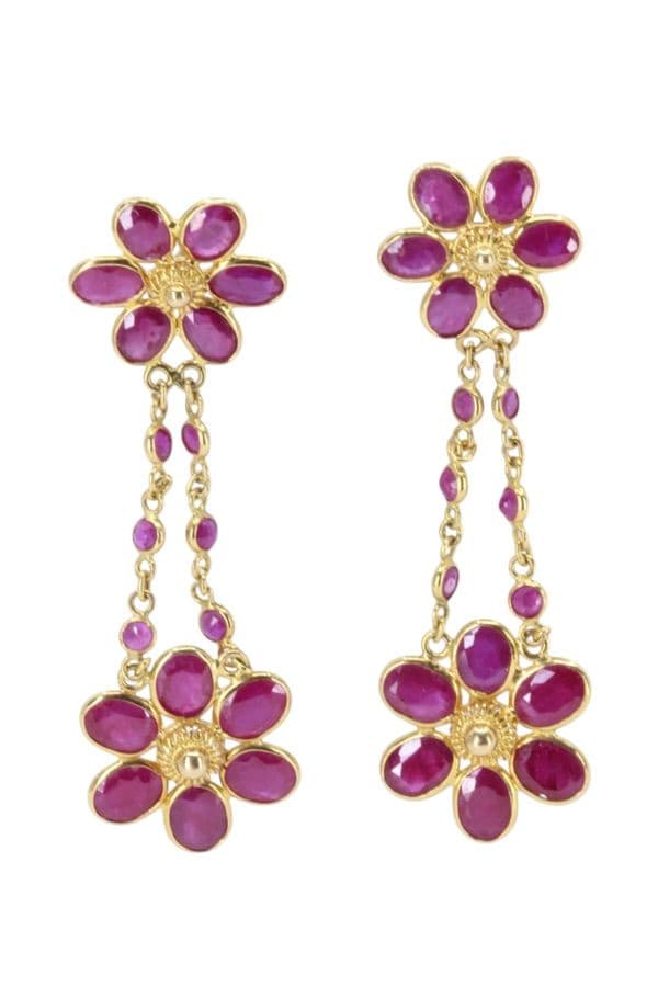 BOUCLES D'OREILLES FLEURS RUBIS — vue 1