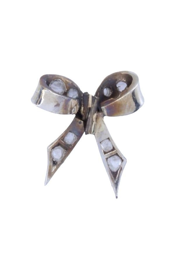 PENDENTIF NOEUD DIAMANTS — vue 3