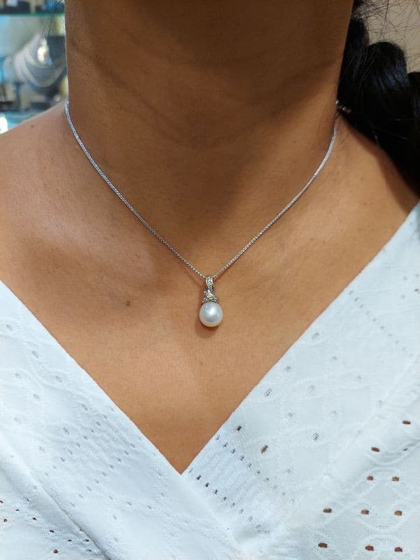 PENDENTIF PERLE ET DIAMANTS — vue 2