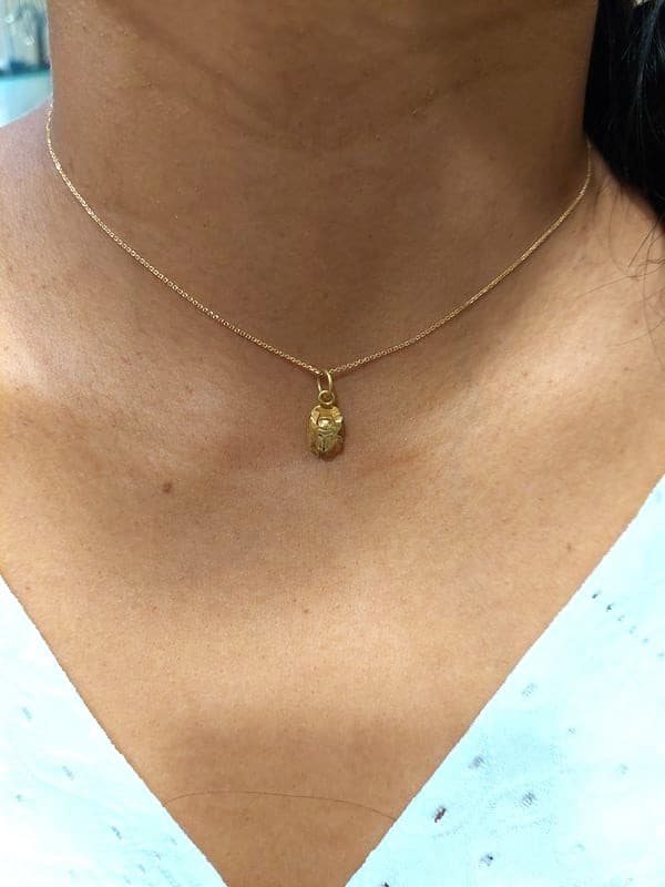 PENDENTIF SCARABÉE — vue 2