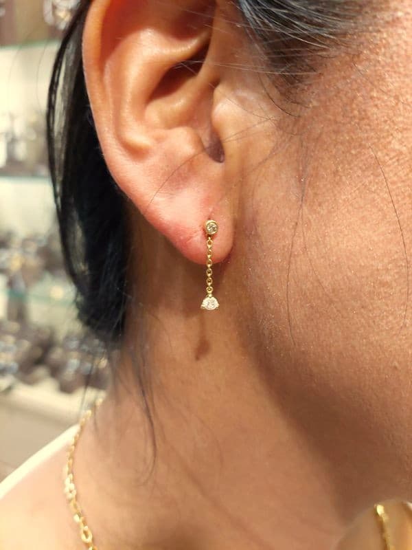 BOUCLES D'OREILLES PENDANTES DIAMANTS — vue 2