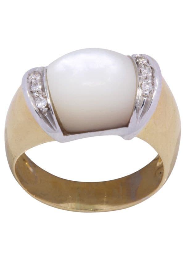 BAGUE MODERNE NACRE ET DIAMANTS