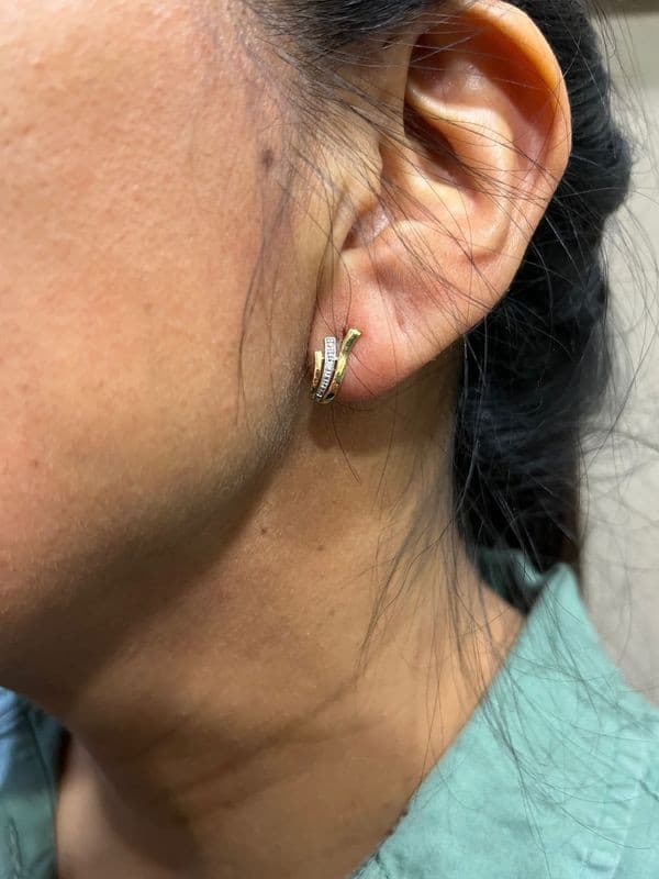 BOUCLES D'OREILLES MODERNES — vue 2
