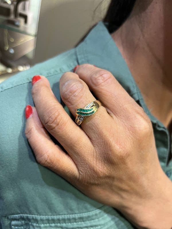 BAGUE ÉMERAUDES ET DIAMANTS — vue 2