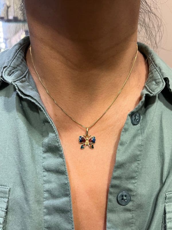 PENDENTIF PAPILLON ÉMAIL — vue 2