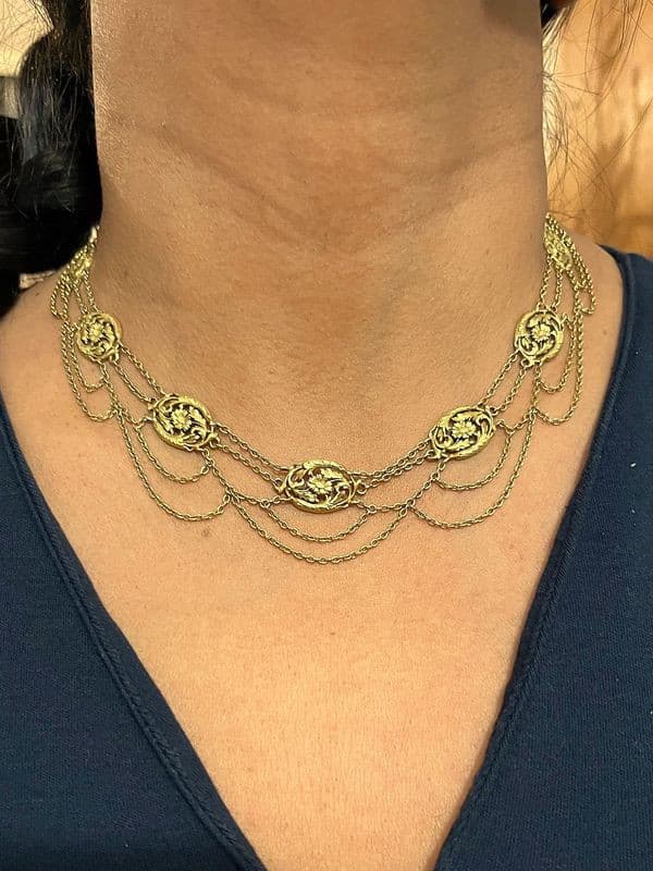 COLLIER DRAPERIE ART-NOUVEAU — vue 2