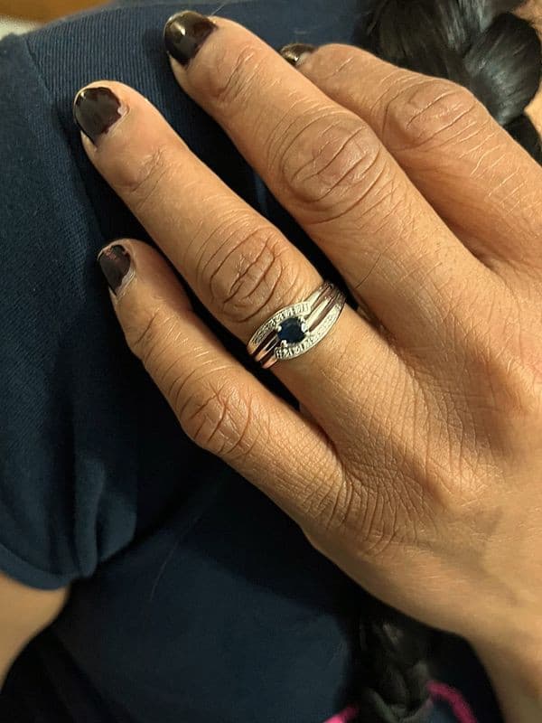 BAGUE MODERNE SAPHIR ET DIAMANTS — vue 2