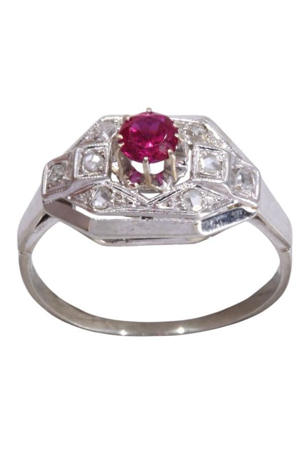BAGUE ART-DÉCO RUBIS ET DIAMANTS — vue 1