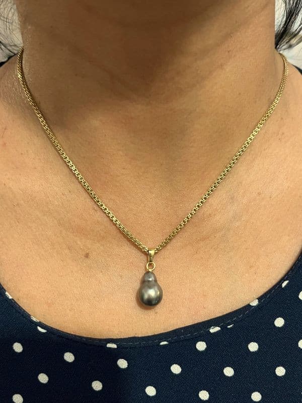 PENDENTIF PERLE NOIRE BAROQUE — vue 2