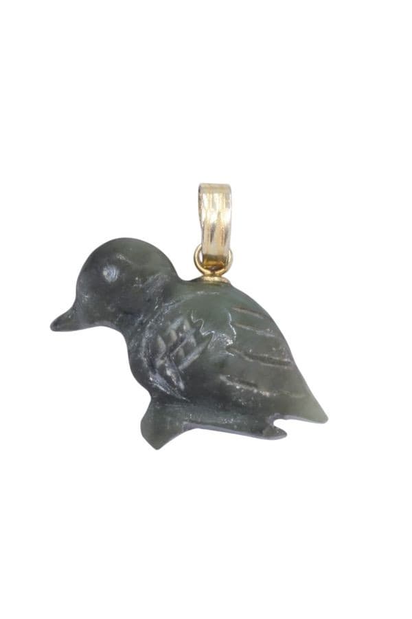 PENDENTIF OISEAU EN JADE — vue 1