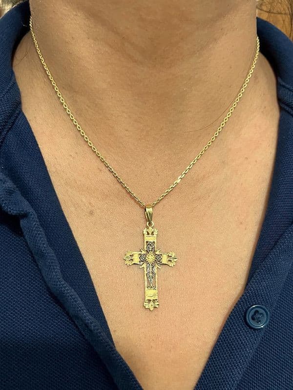 CROIX ANCIENNE ÉMAILLÉE — vue 2