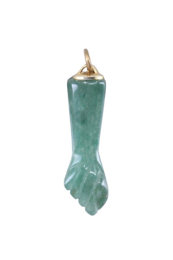 PENDENTIF "MANO FIGA" EN JADE — vue 1