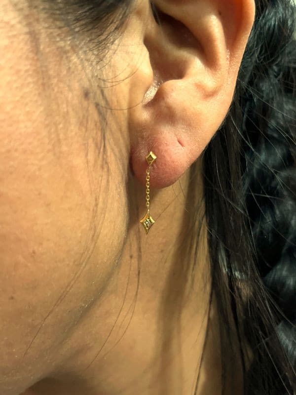 BOUCLES D'OREILLES PENDANTES DIAMANTS — vue 2