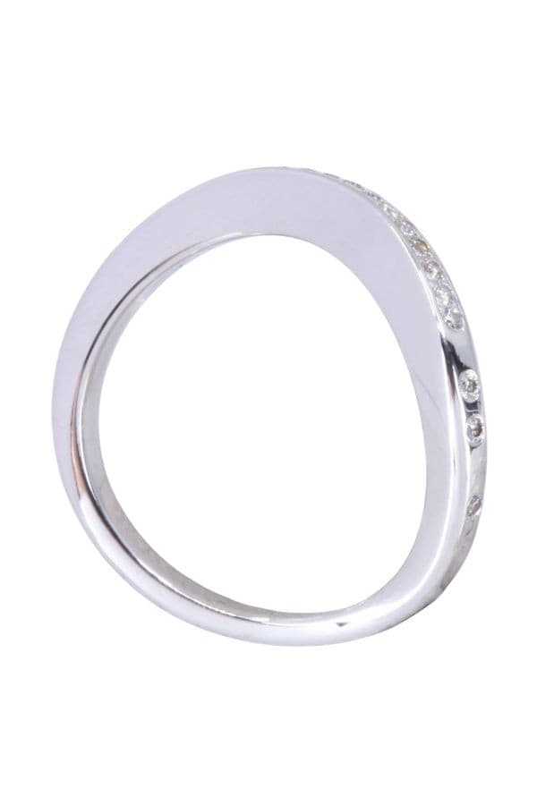 BAGUE CARTIER TRINITY RUBAN — vue 4