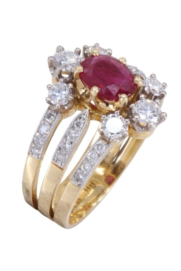 BAGUE POMPADOUR RUBIS ET DIAMANTS — vue 3