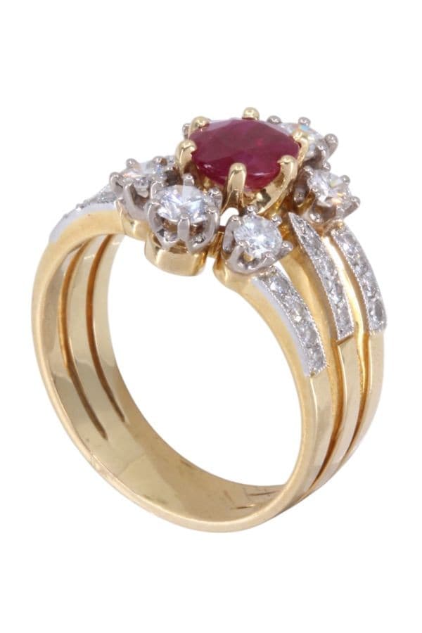 BAGUE POMPADOUR RUBIS ET DIAMANTS — vue 4