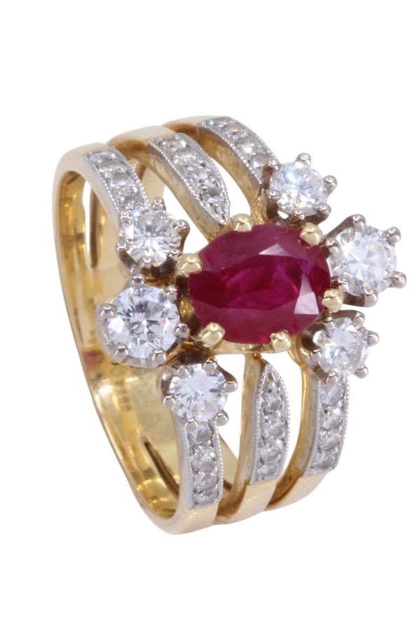 BAGUE POMPADOUR RUBIS ET DIAMANTS — vue 5