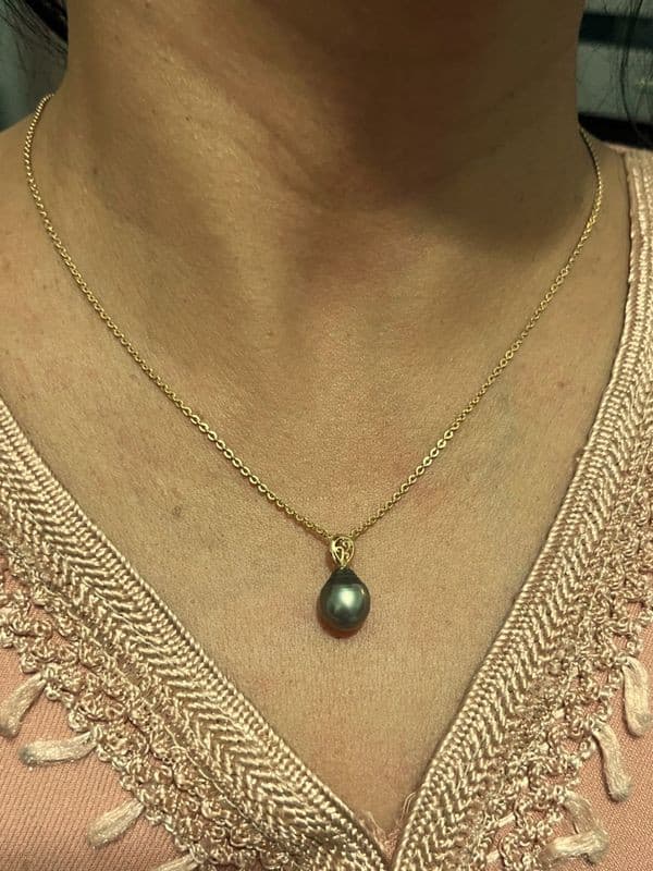 PENDENTIF PERLE NOIRE — vue 2
