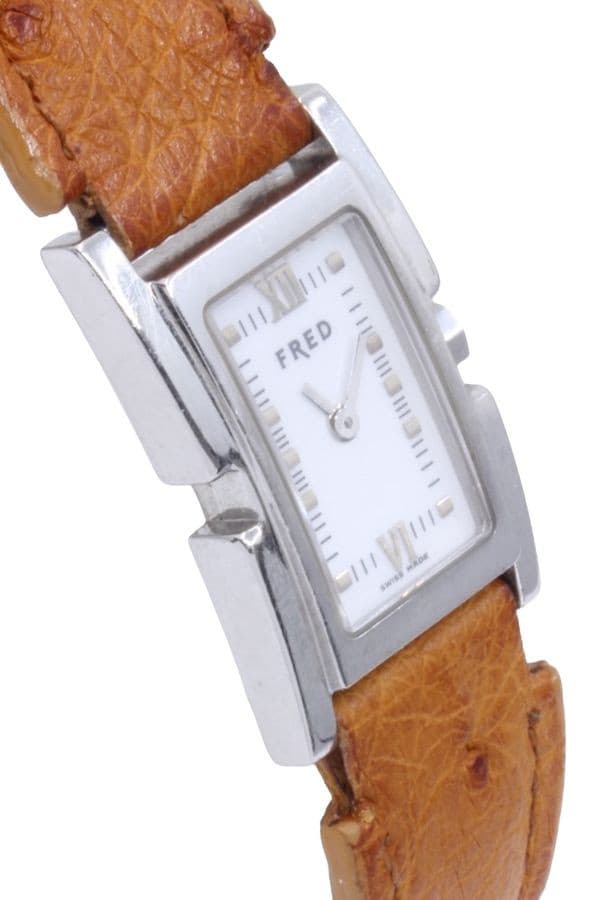 FRED R10-100 — vue 3