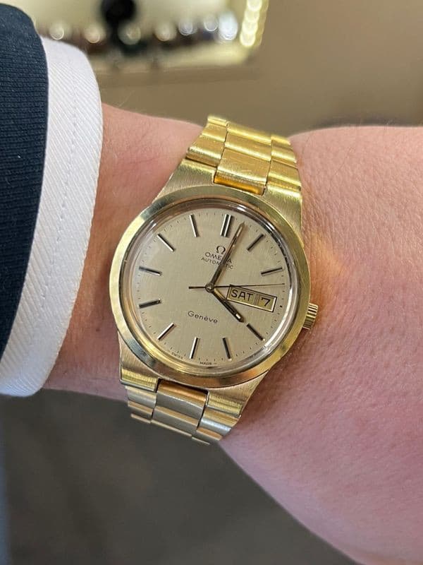OMEGA GENÈVE DAY/DATE — vue 2