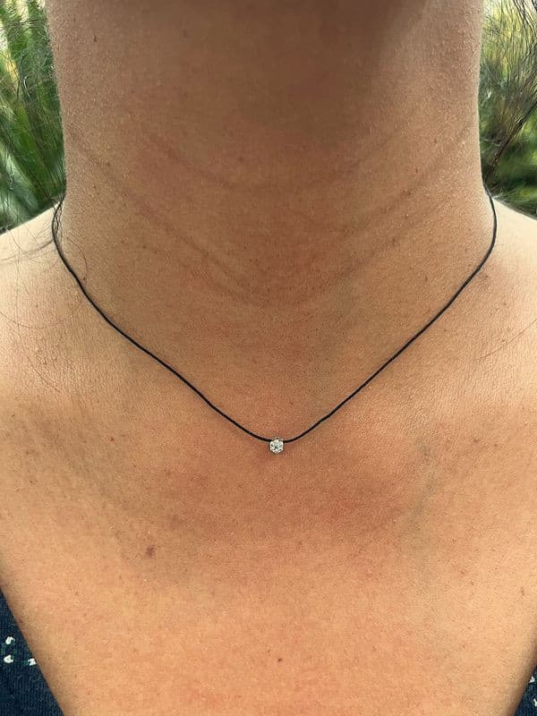 COLLIER REDLINE ILLUSION — vue 2