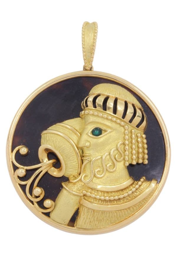 PENDENTIF  BABYLONIEN VERSANT DE L'EAU — vue 1