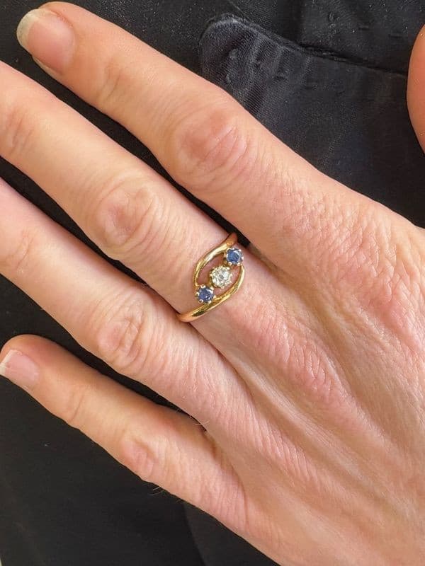 BAGUE ART-NOUVEAU SPINELLES ET DIAMANT — vue 2