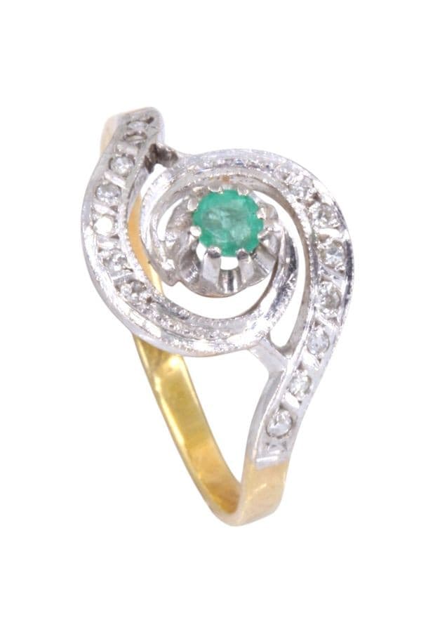 BAGUE TOURBILLON ÉMERAUDE ET DIAMANTS — vue 5