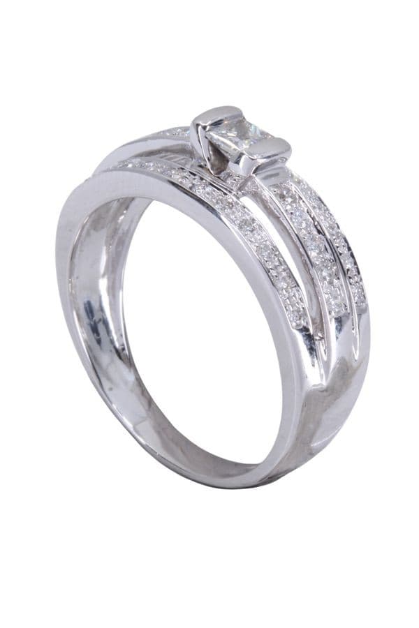 BAGUE MODERNE DIAMANTS — vue 4