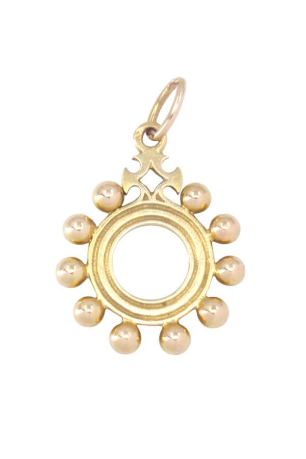 PENDENTIF DIZAINIER BASQUE — vue 3