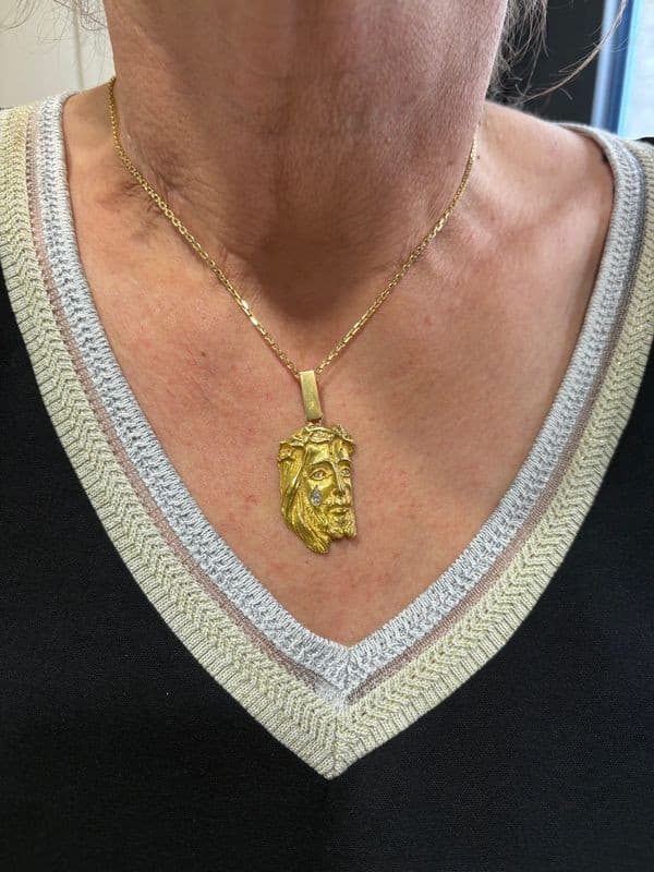 PENDENTIF CHRIST DIAMANTS — vue 2