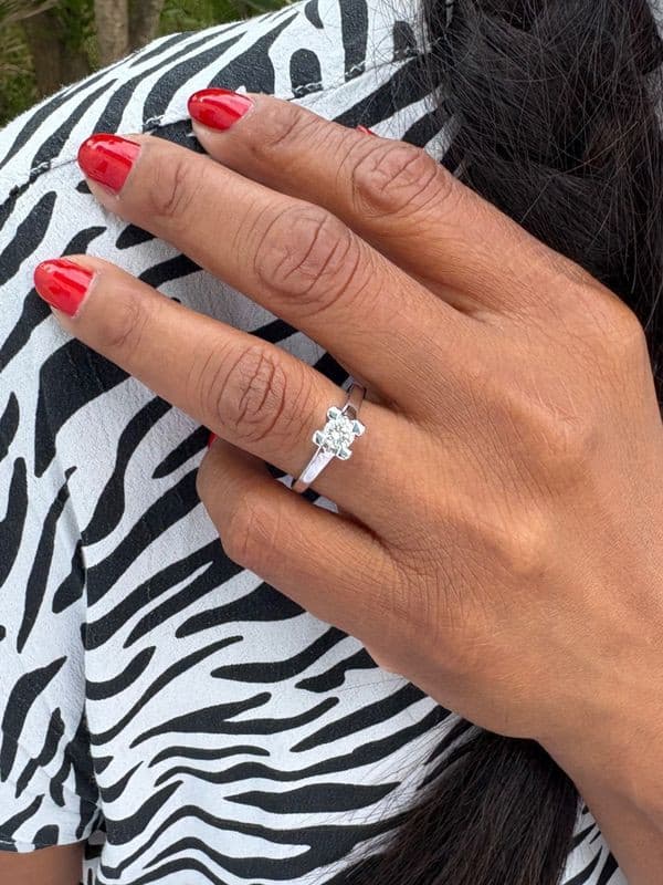 SOLITAIRE MODERNE DIAMANT 0.40 CARAT — vue 2