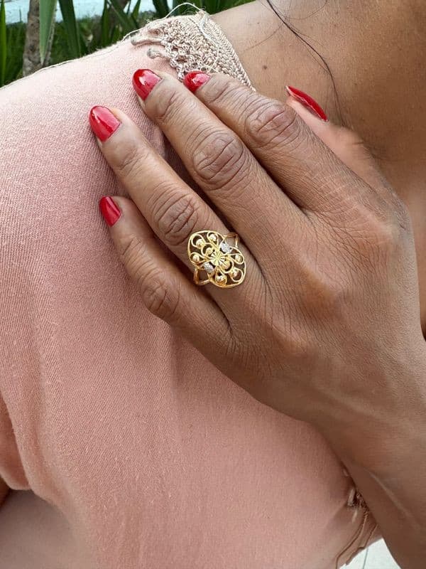 BAGUE MODERNE AJOURÉE — vue 2