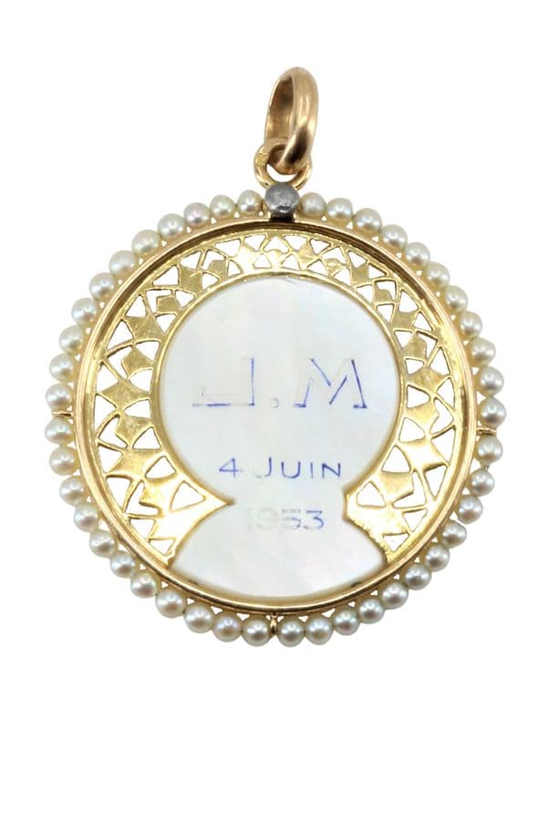 MÉDAILLE VIERGE ANCIENNE ET PERLES — vue 2