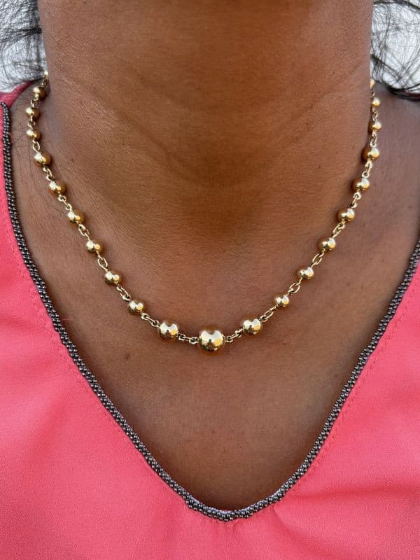 COLLIER BOULES EN CHUTE — vue 2