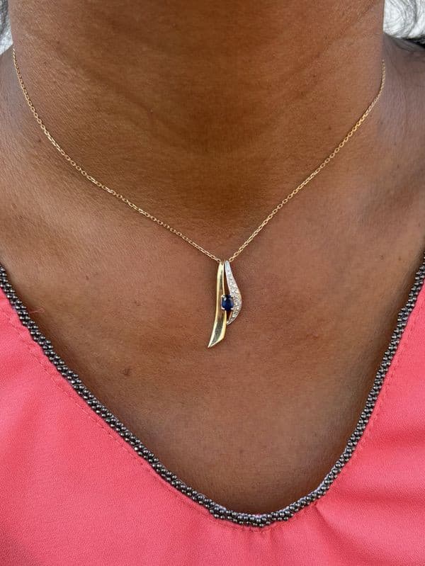 PENDENTIF SAPHIR ET DIAMANTS — vue 2