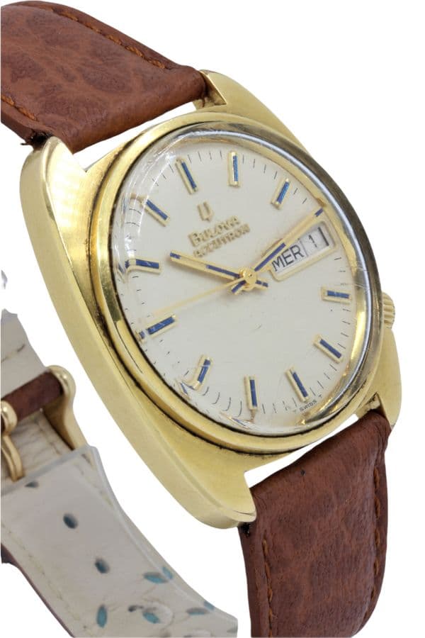 BULOVA ACCUTRON DAY-DATE — vue 3