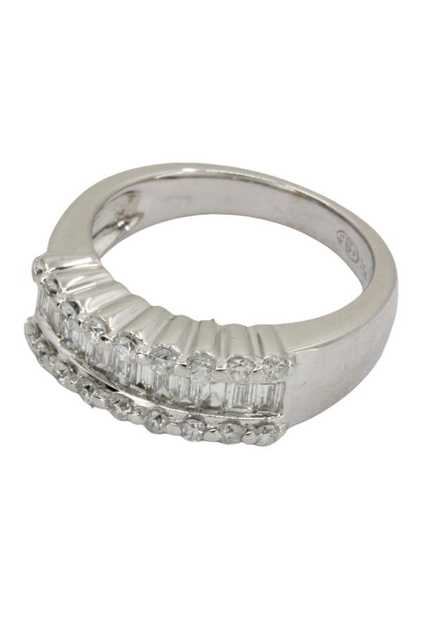 BAGUE MODERNE PAVAGE DIAMANTS — vue 3