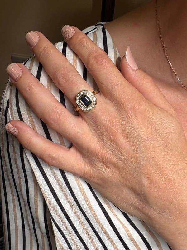 BAGUE MARGUERITE SAPHIRS ET DIAMANTS — vue 2